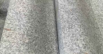 威海芙蓉白S型拉丝面路沿石