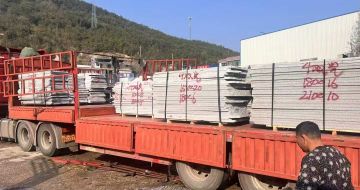 威海 芝麻灰花岗岩光面毛板出货日常