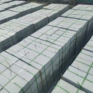 威海 芝麻白1.8公分火烧300*600地铺，清仓大甩卖