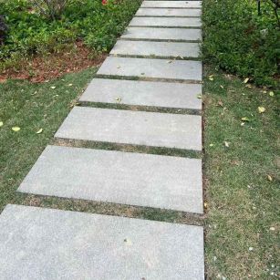 威海 芝麻黑小区踏步、汀步石铺装效果