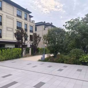 威海 芝麻白与芝麻白搭配铺装，尺寸1200*600