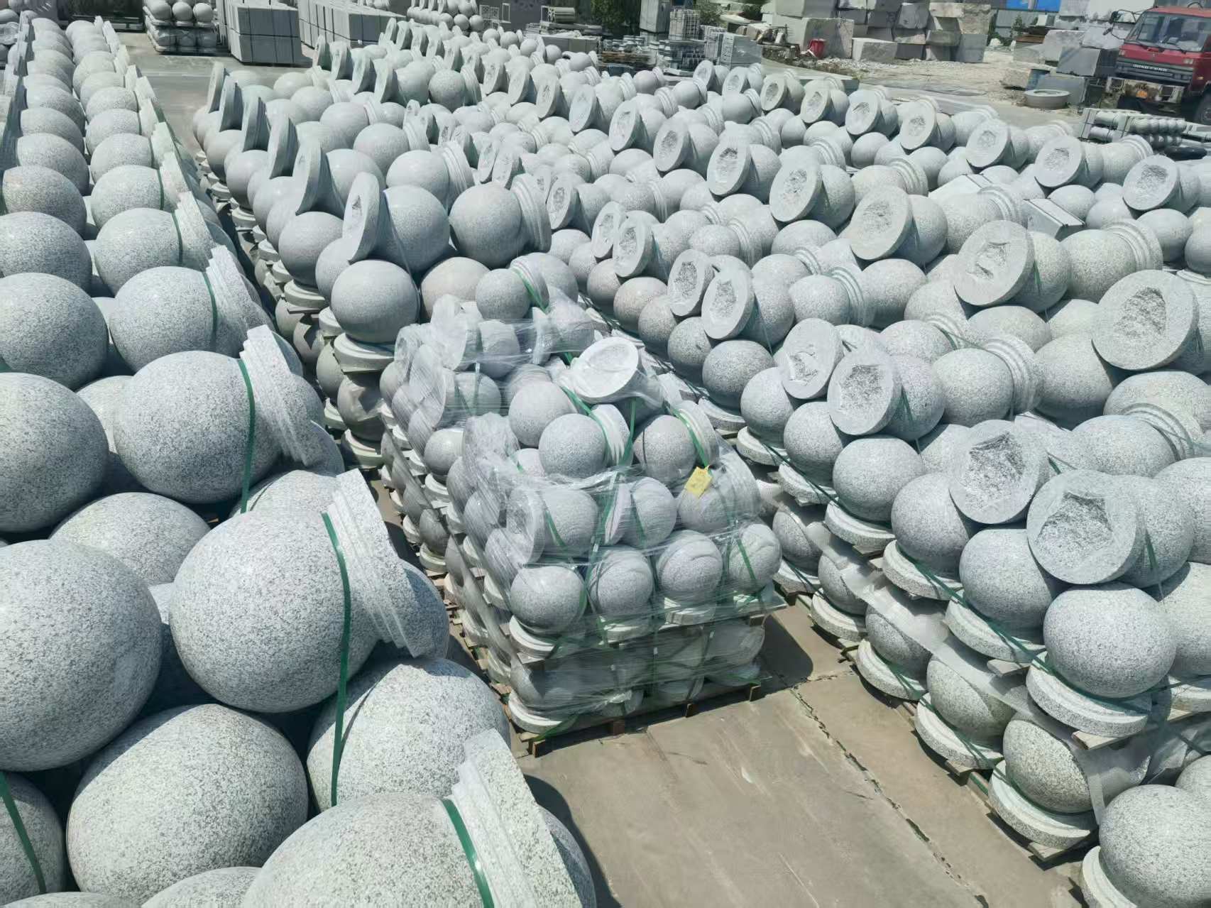 威海 花岗岩实心圆球，石球，挡车球，挡车石，车止石，路障石。