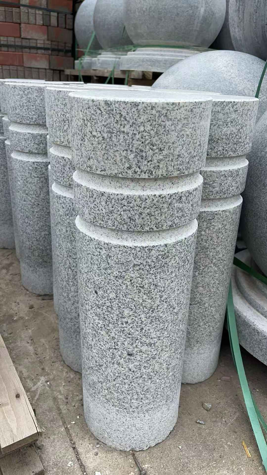 威海 芝麻白花岗岩挡车柱、隔离柱多少钱