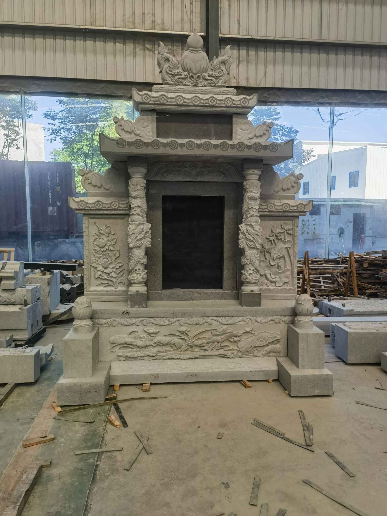 威海 芝麻灰高档墓碑、土墓，一套也支持定做