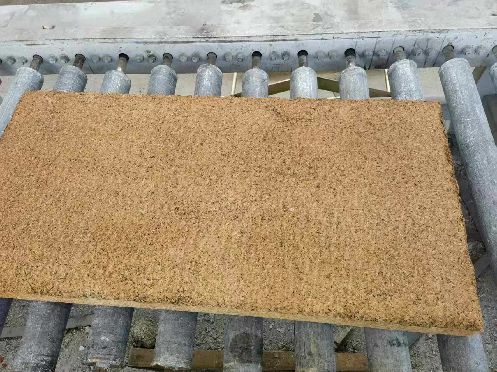 威海 菠萝面老石板，做旧仿古石，流水线生产加工