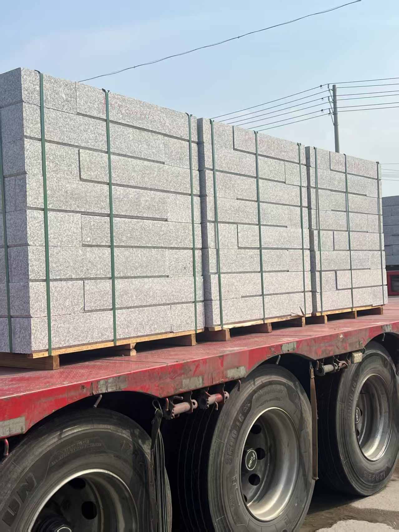 威海 芙蓉白路沿石装车