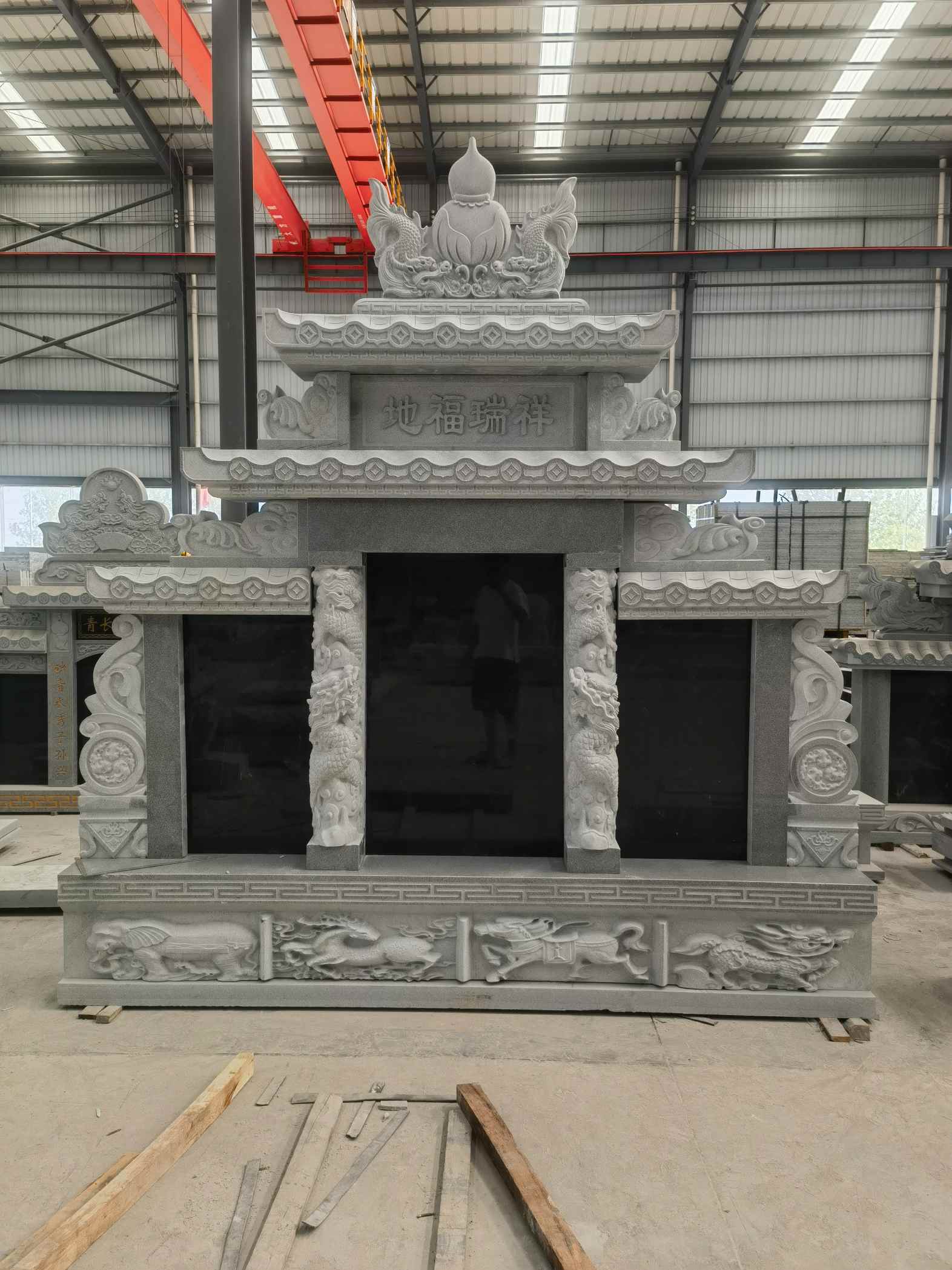 威海 芝麻灰高档墓碑、土墓，一套也支持定做