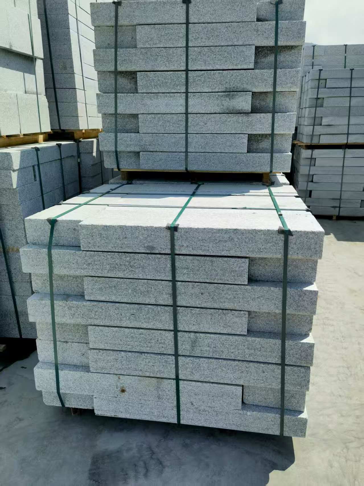 威海 芙蓉白花岗岩路沿石、平石尺寸标准，色泽均匀