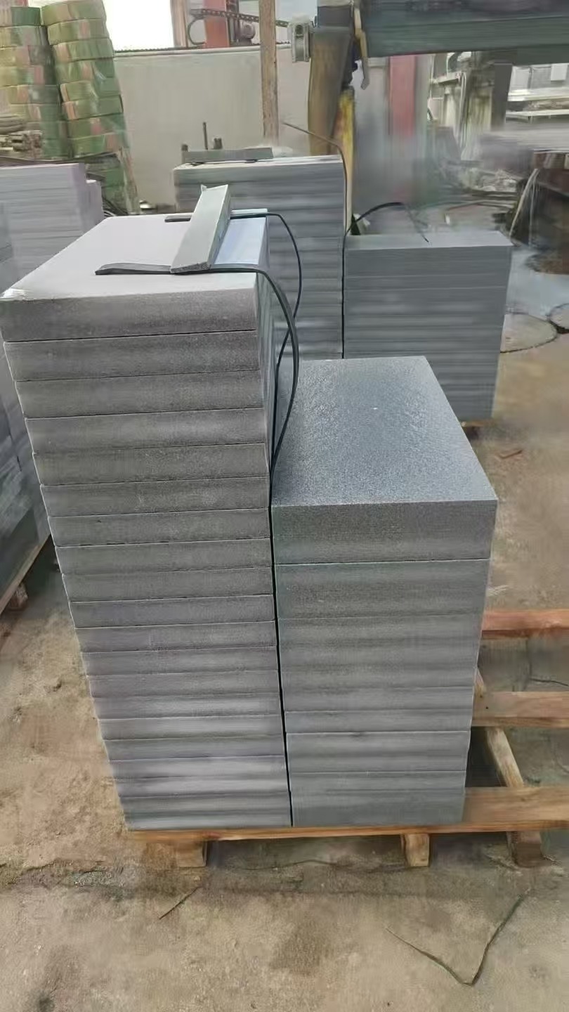 威海 芝麻灰火烧面300*600*50地铺石材